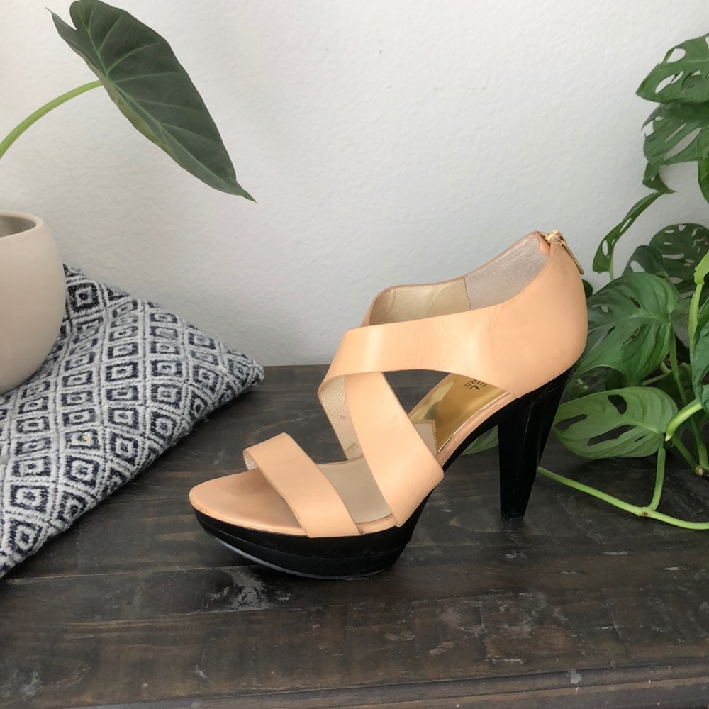Michael Kors  Tan/Black Platform Heels - Picture 7 of 8
